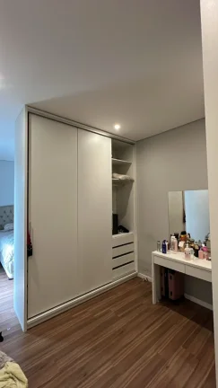 Imagem Imóvel de luxo em condomínio na cidade de Sorocaba-SP no Jardim Villagio Milano: 3 quartos, 3 suítes, 3 salas, 4 vagas, 220m².