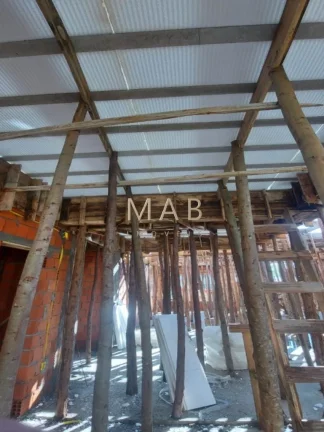Imagem Linda Casa de Alto Padrão à Venda em Condomínio no Bairro Ingleses - Florianópolis SC!!
