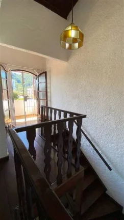Imagem Sobrado 5 dormitórios 6 vagas no canto do forte