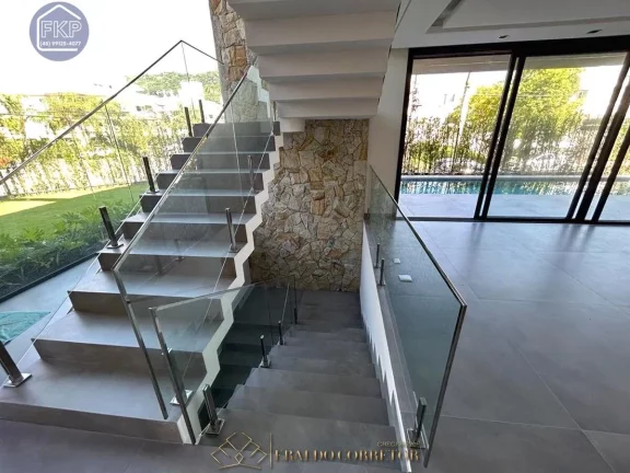Imagem Casa Alto Padrão 5 Suítes!