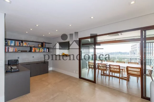Imagem Cobertura com vista livre para a Marginal Pinheiros e um pôr do sol de tirar o fôlego. São 189m²...