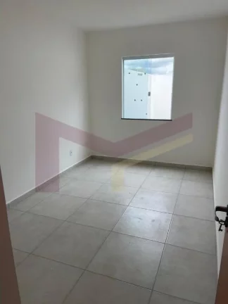 Imagem Casa 2/4 na Conceicao