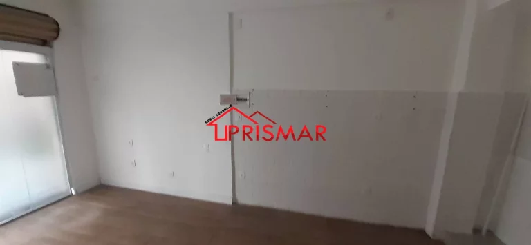 Imagem Alugo loja comercial no gonzaga, quadra da praia.