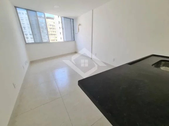 Imagem Conjugado Amplo e Claro na Avenida Nossa Senhora de Copacabana – 35m²