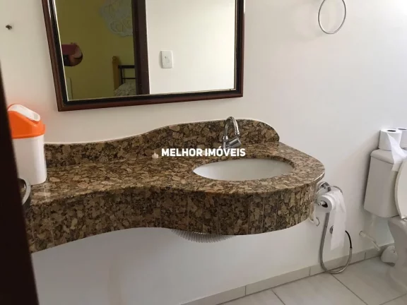 Imagem Casa mobiliada, decorada à venda com 06 suítes, piscina localizada na Quadra Mar na Praia do Estaleiro em Balneário Camboriú.
