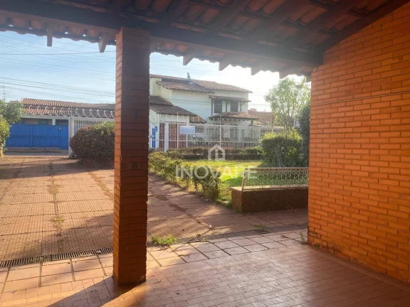 Imagem Casa com 3 dormitórios para alugar, 540 m² por R$ 3.000,00/mês - Setor Central - Itumbiara/GO