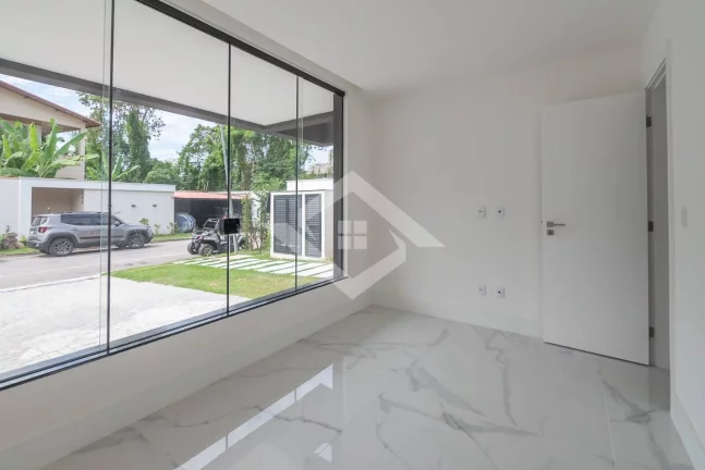 Imagem Casa Duplex 4 Suítes e 317m² no Recreio dos Bandeirantes |