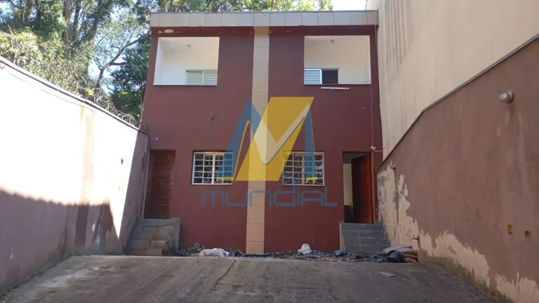 Imagem Casa com 3 Dormitórios e 2 Vagas - Conforto, Espaço e Praticidade