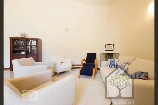 Imagem Ampla Casa com 5 Quartos à Venda