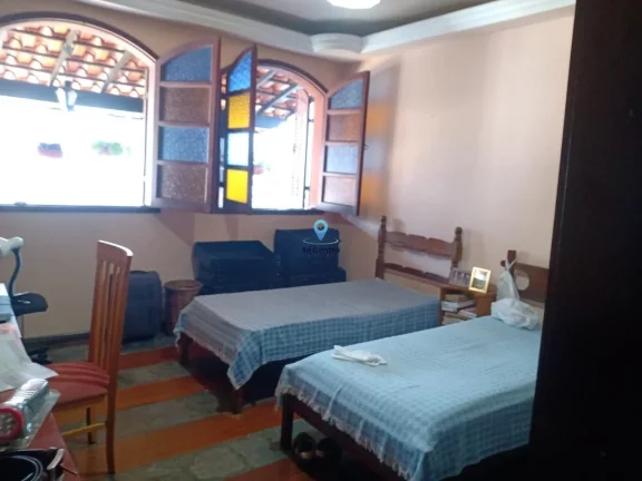 Imagem Excelente casa à venda em Contagem, localizada no bairro Parque Turistas. Possui 180m² de área to...