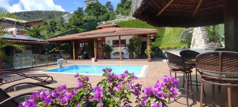 Imagem Casa para Venda em Teresópolis / RJ no bairro Albuquerque