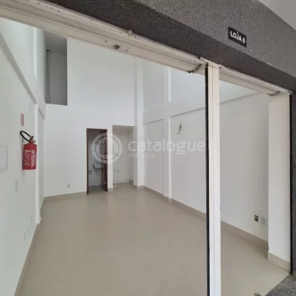 Imagem Alugo 9 salas comerciaide 24 e 18 m2 com banheiro e espaço pra cozinha