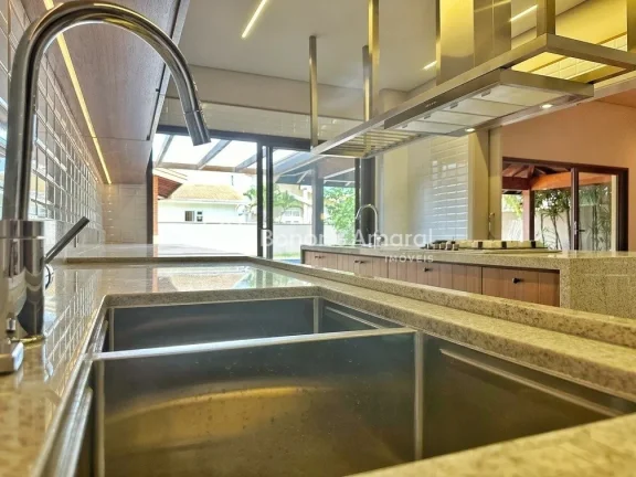 Imagem Casa de Alto Padrão à Venda - Espaço, Conforto e Sofisticação

Esta magnífica residência, loc...