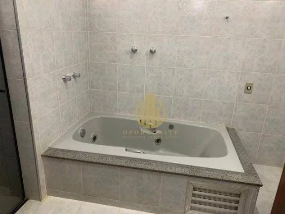 Imagem Sobrado com 3 dormitórios e edícula