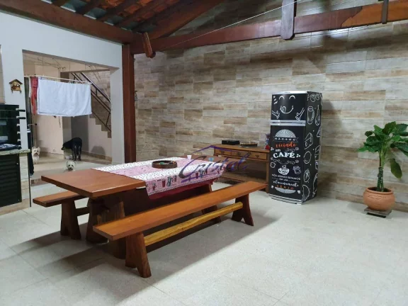 Imagem Casa com 3 dormitórios à venda, 400 m² por R$ 1.800.000 - Portal do Limoeiro - Pedreira/SP