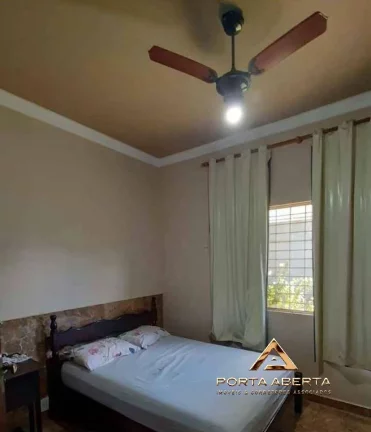 Imagem Casa com piscina no Parque Caravelas - cod 1229