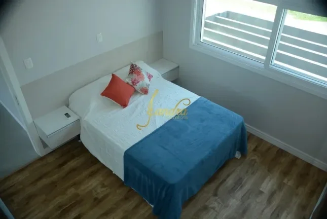 Imagem Sobrado condomínio fechado com 04 suites