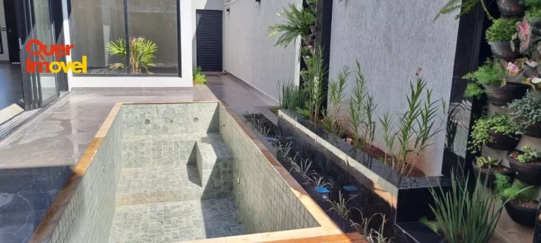 Imagem Casa de luxo em condomínio: 3 suítes, 4 vagas na cidade de Ribeirão Preto-SP, Jardim Valencia - 186m².