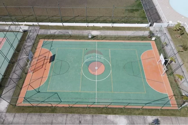 Imagem Terreno plano dentro de condomínio fechado.