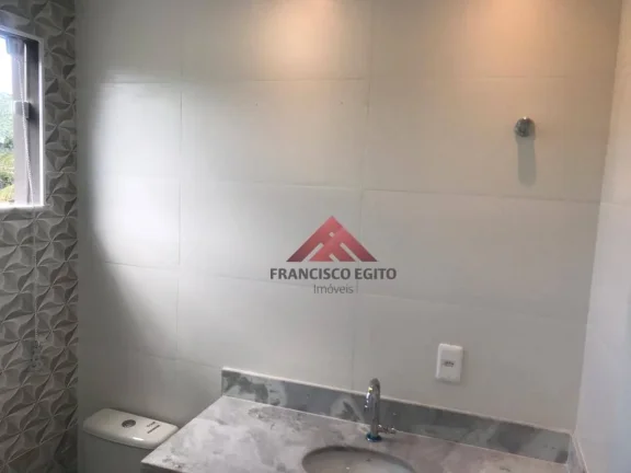 Imagem Excente casa duplex em centro de terreno, loteamento Argeu Fazendinha,(Av. Central)constituida de Varanda,Sala,03 quartos sendo com duas suiters,lavan