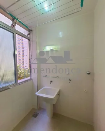 Imagem Apartamento amplo e iluminado em Higienópolis com 2 quartos e 1 vaga, 100m².