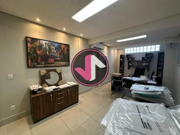 Imagem São 5 salas: piso inferior: 2 salas amplas, cozinha, recepção, banheiro social + despensa + jardi...