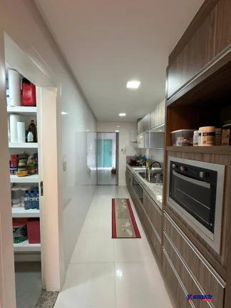 Imagem VENDO MANSÃO 4/4 + SUÍTES-CONDOMÍNIO- SIM