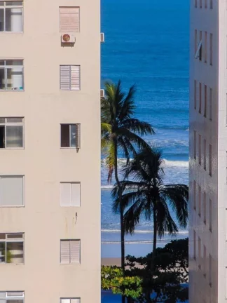 Imagem PITANGUEIRAS - 90 M² ÚTEIS - GARAGEM NO PRÉDIO - VARANDA COM VISTA AO MAR - LAZER - EXCELENTE LOCALIZAÇÃO.
