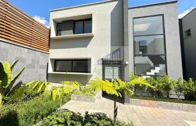 CASA DE CONDOMÍNIO À VENDA EM CAMPO BELO COM 4 DORMITÓRIOS