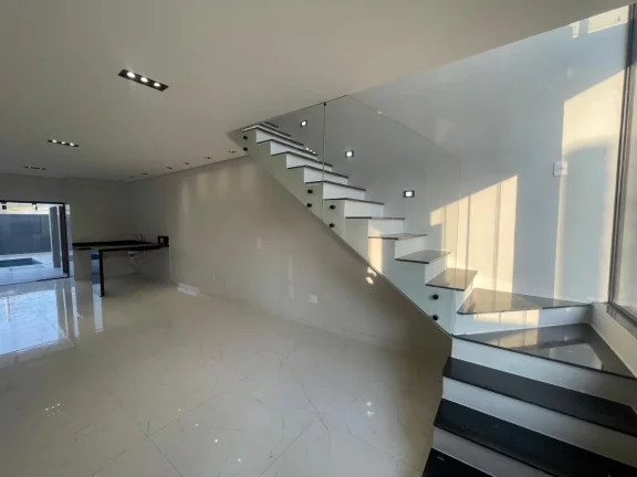 Foto do imóvel: Casa a Venda no Condomínio Nova Jaguari - 3 Suítes e Piscina