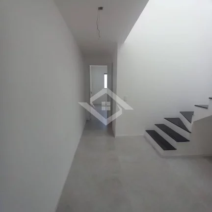 Imagem Casa dúplex. 3 qtos, 2 suítes. Garagem pedra de guaratiba RJ