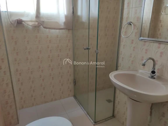 Imagem Amplo apartamento com 3 quartos, sendo 1 suíte, sala com 2 ambientes, cozinha planejada, área de s...