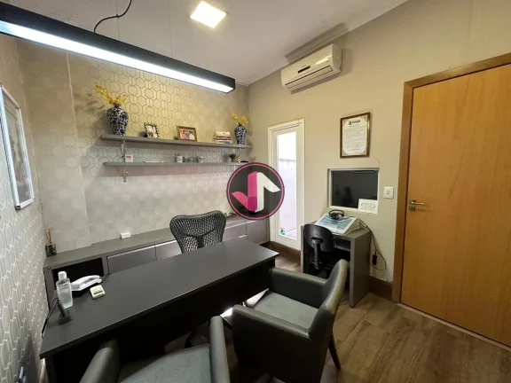 Imagem Se você está em busca de um imóvel comercial espaçoso e bem localizado em Cuiabá, não pode dei...