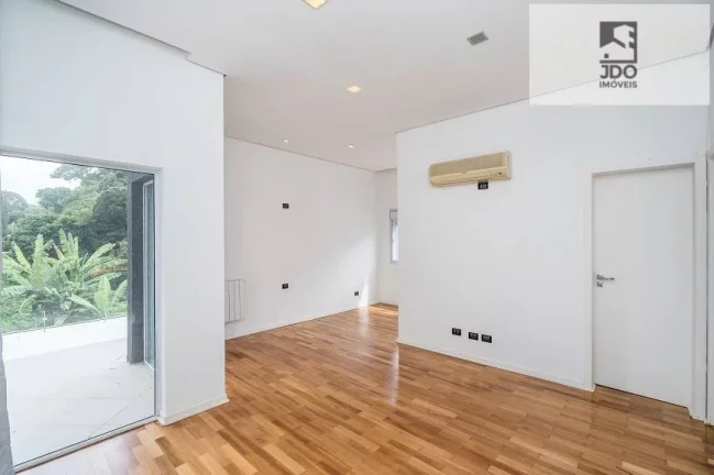 Imagem Casa Triplex a Venda no bairro Jardim Social - Curitiba, PR