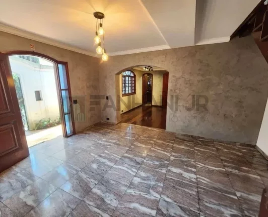 Imagem Casa de Luxo à Venda ou Locação em Jardim Paulista, São Paulo-SP: 3 quartos, 3 suítes, 3 salas, 5 banheiros, 4 vagas, 240 m².