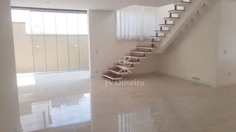 Imagem Casa em condomínio à venda, 300 m², 3 suítes, 4 banheiros, 4 vagas - Jardim Caiapia - Cotia/SP
