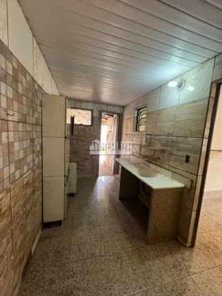 Imagem Casa à venda no Jardim Copacabana, Uberaba - 2 dormitórios e 2 garagens cobertas