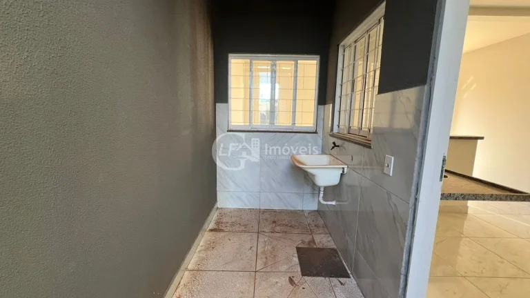 Imagem Excelente oportunidade! Casa à venda em Campo Grande-MS, bairro Jardim Carioca: 2 quartos, 1 sala, 1 banheiro, 2 vagas de garagem, 60,00 m².
