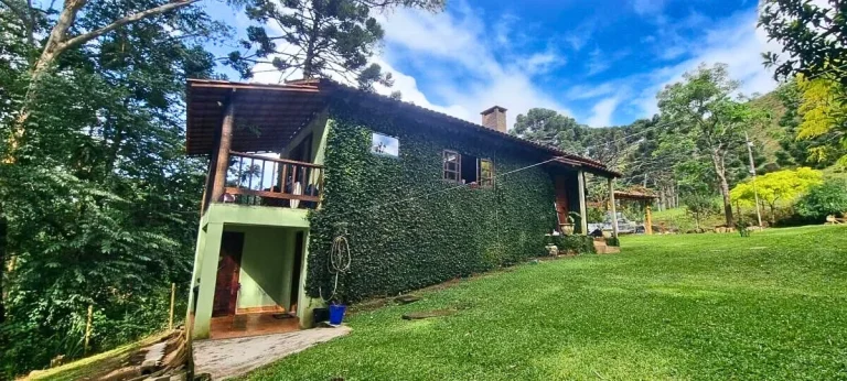 Imagem Refúgio de montanha com rio privativo e arquitetura autoral em Gonçalves