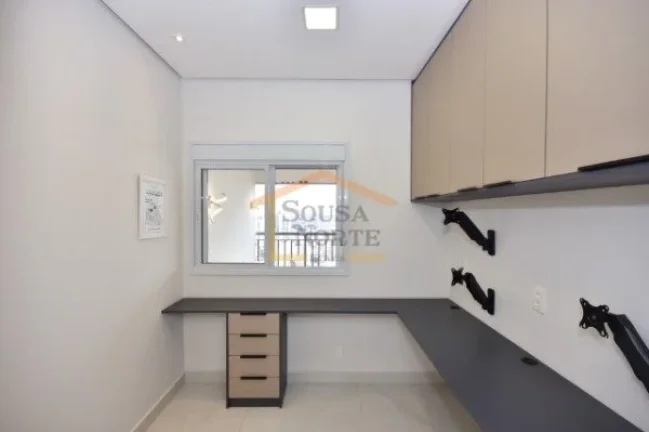 Imagem Apartamento mobiliado, no último andar, 2 dormitórios, sendo 1 suite, 1 deles adaptado para home o...