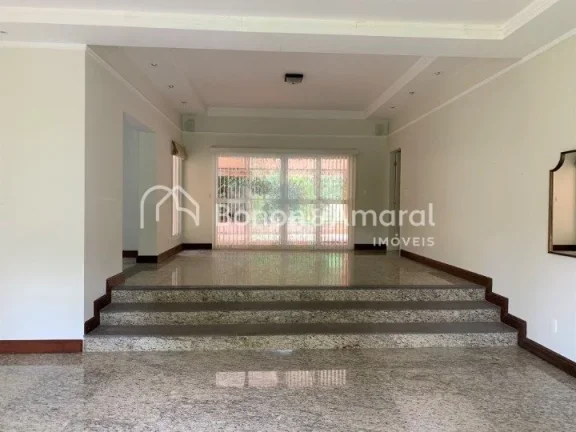 Imagem Lindo e aconchegante sobrado! No piso principal conta com um hall de entrada, uma das suítes na par...