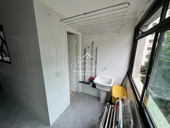 Imagem Imperdível oportunidade de adquirir um apartamento no Guarujá-SP, Jardim Las Palmas: 2 quartos, 1 suíte, 2 salas, 3 banheiros, 1 vaga de garagem e 90m² de área!