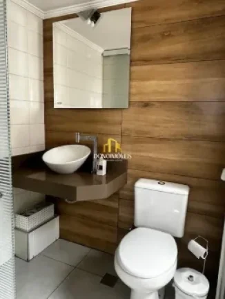 Imagem Apartamento confortável e moderno. Conta com 1 suíte ampla com armários e closet, espaço privati...
