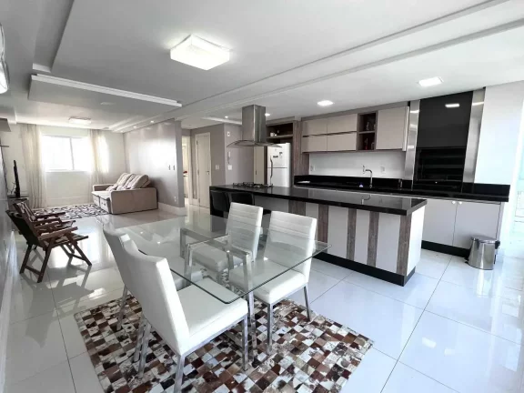 Imagem Apartamento com 3 dormitórios sendo 1 suíte e 3 vagas de garagem em Balneário Camboriú/SC