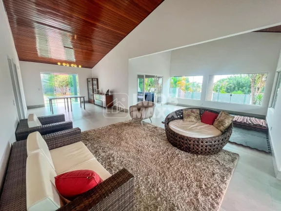 Imagem Casa em Arniqueira: 4 Dormitórios e 420m² por R$1.380.000