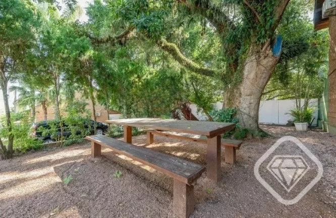 Imagem Espaço, sol e lazer para sua família viver bem!

Linda casa em condomínio, localizada no Green Hi...