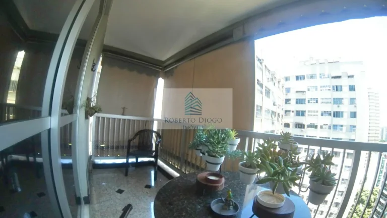 Imagem Imperdível Apartamento à Venda em Icaraí, Niterói-RJ: 3 Quartos, 1 Suíte, 1 Sala, 3 Banheiros, 1 Vaga de Garagem, 161m² de Área.