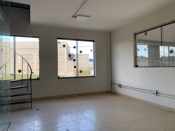 Imagem Barracão: Área do Terreno: 820,00 m² Área Construída 820 m² - Com recepção; 02 sala; 06 banh...