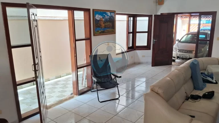 Imagem Imperdível: Casa à venda em Ubatuba-SP, bairro Perequê Açu, 3 quartos, 3 suítes, 1 sala, 3 vagas de garagem, 225m². Venha conferir!