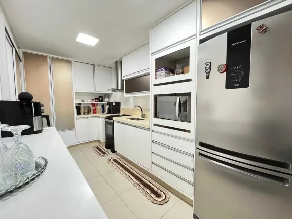 Imagem Apartamento Semimobiliado com 3 dormitórios sendo 1 suítes e 2 vagas de garagem em Itajaí